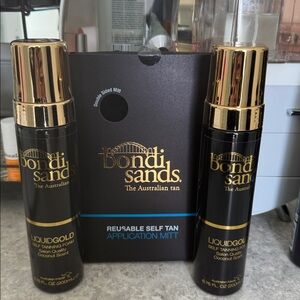 2 Bottles & mit 6.7 each. BRAND NEW. 
Bondi Sands Black & Gold Self Tanning Foam